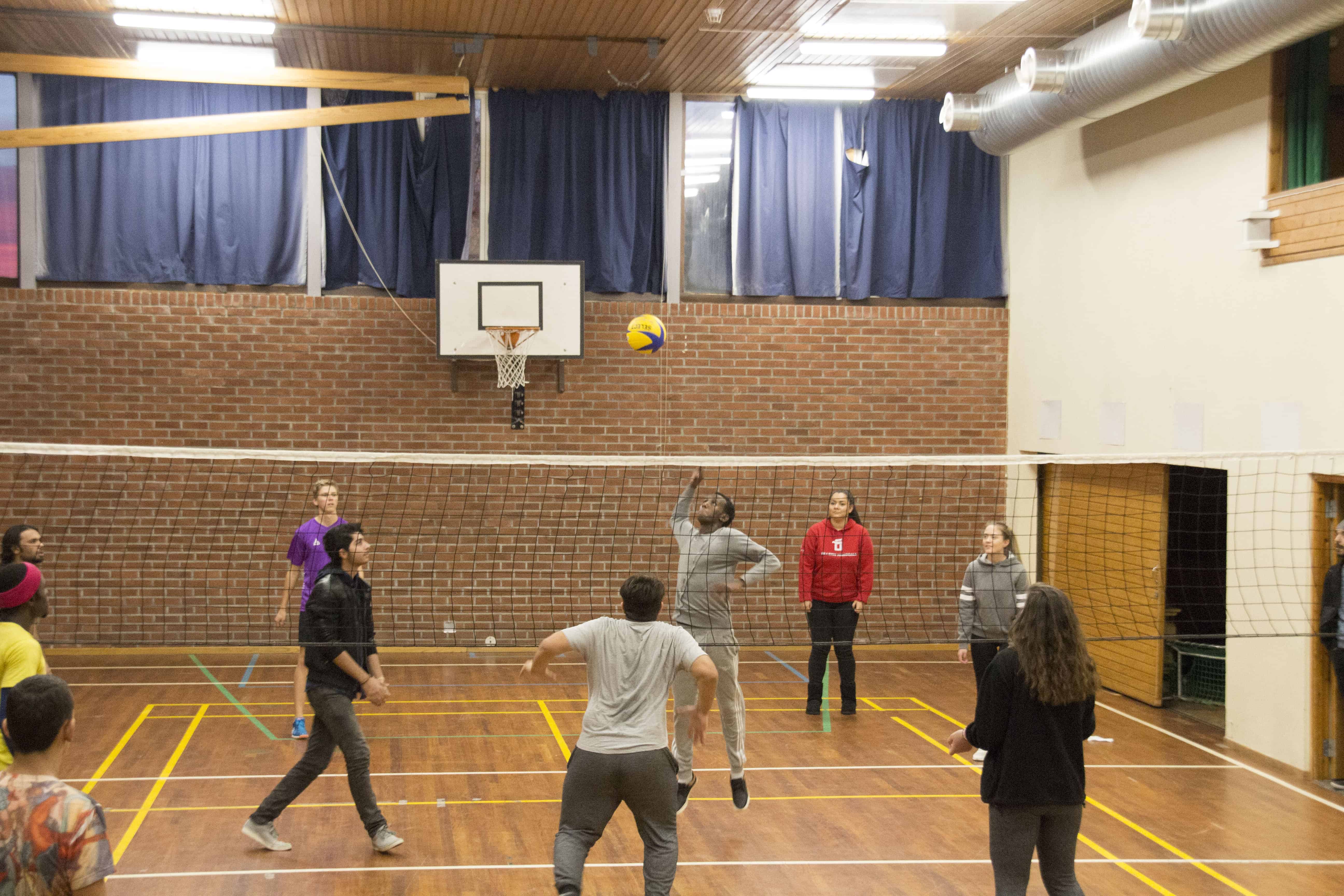 Volleyball var populært. 